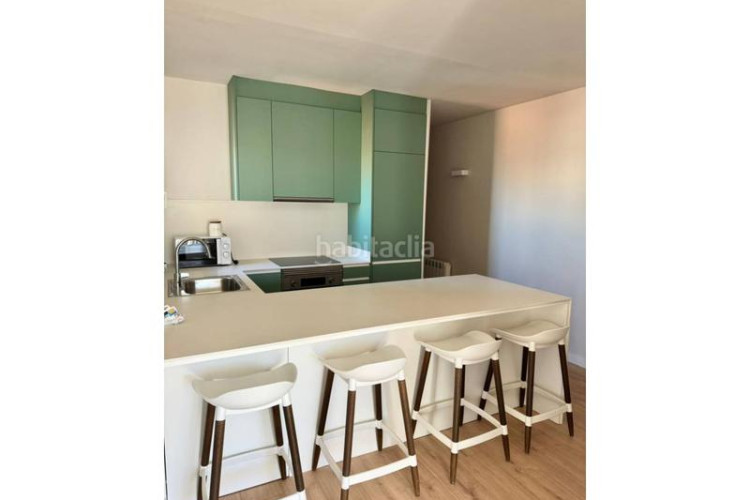 Piso escoles, acabado de reformar en Plaça Catalunya - Escola Industrial Terrassa