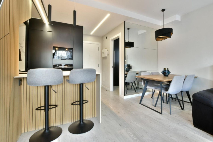 Calle de Sevilla, Egara