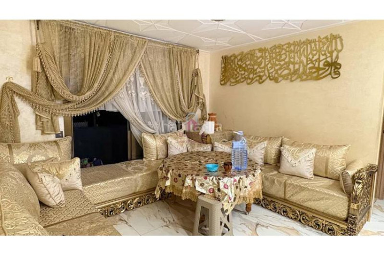 Piso  en venta tocando a passeig 22 juliol de 70m construidos de 3 habitaciones con ascensor y salida a balcón. en Terrassa