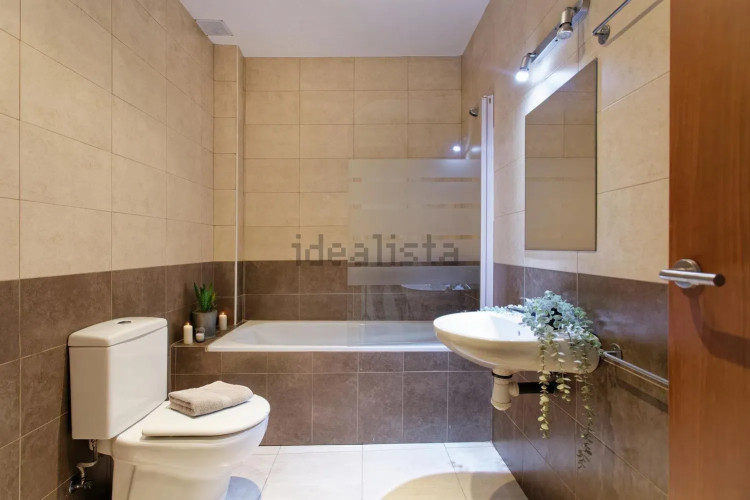 Chalet adosado en calle de Topete
