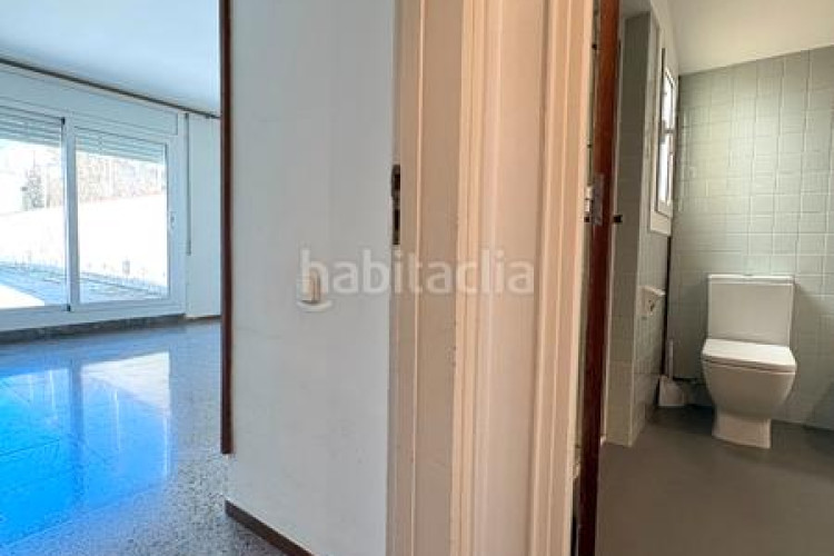 Piso  señorial único en pleno centro – 6 habitaciones, 3 baños, terraza de 200 m², parking incluido en Terrassa