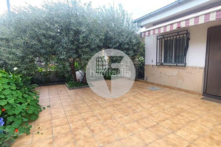 Casa encantadora casa independiente en Can Parellada, perfecta para dos familias en Terrassa