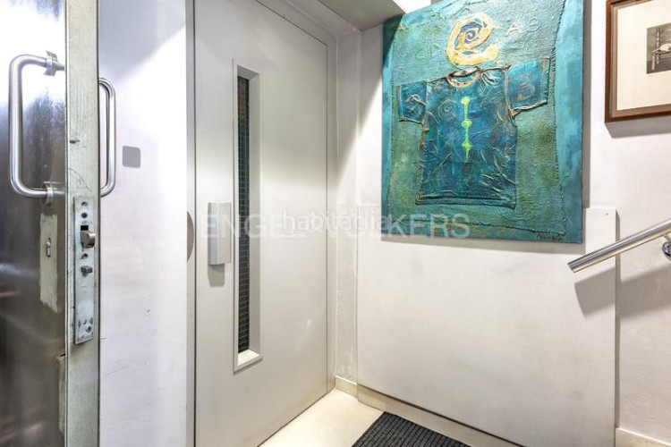 Casa espectacular casa adosada con 2 plazas de garaje en Terrassa