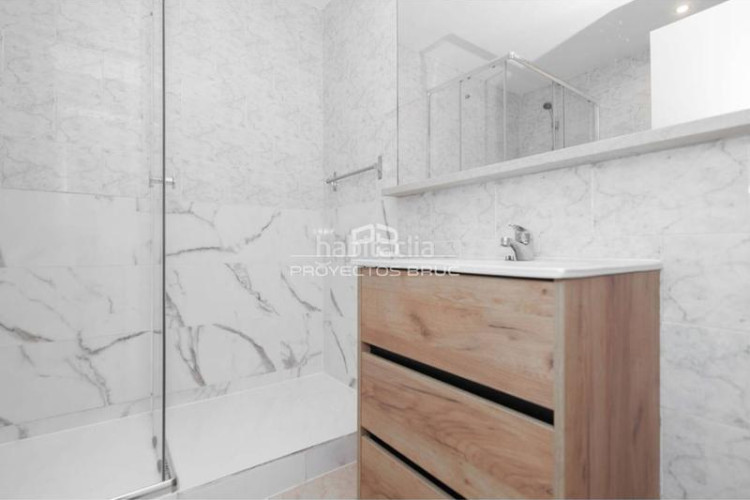 Piso  de 3 dormitorios en venta infórmese en Terrassa
