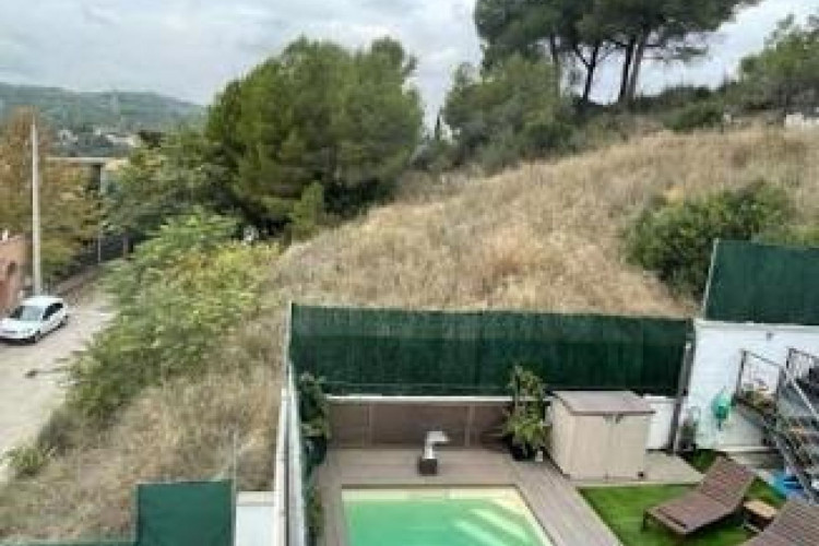 Terrassa - Carrer PARIS, Les Fonts