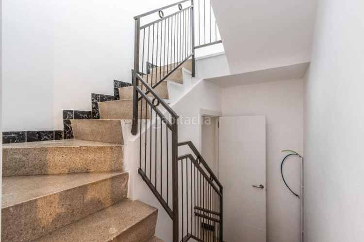 Dúplex vivienda tipo dúplex de 4 habs. con terraza. zona Segle XX. en Terrassa
