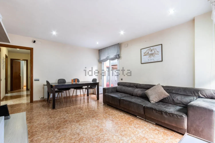 Piso en Barrio Les Arenes