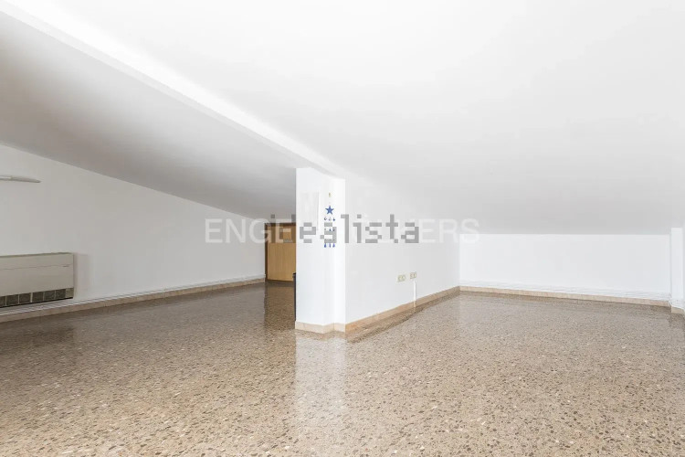 Dúplex en Barrio Centre