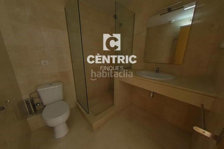 Dúplex piso reformado con 3 habitaciones y alquiler activo inversión con recorrido! en Terrassa