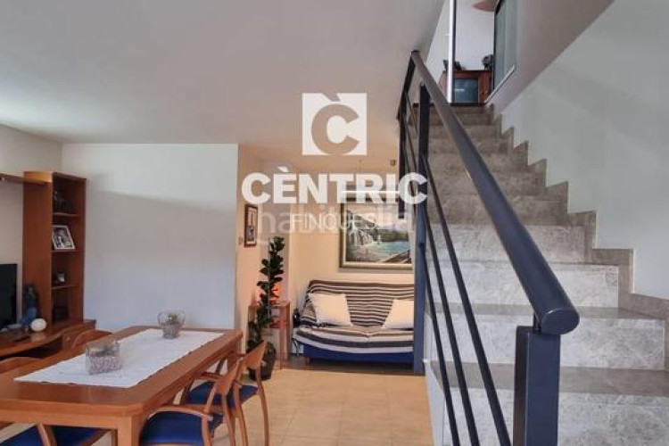 Piso dúplex 3 habt estudio pk en Les Arenes - La Grípia - Can Montllor Terrassa