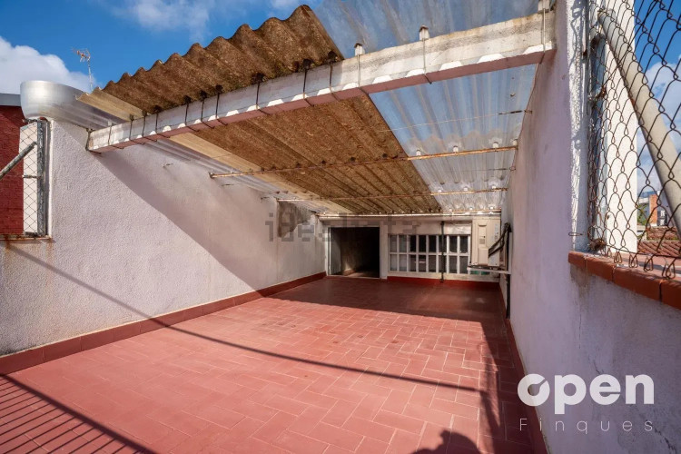 Chalet adosado en calle de Pau Claris