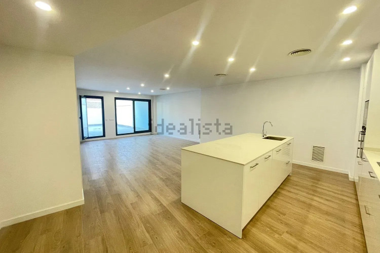 Piso en calle Transversal, 181