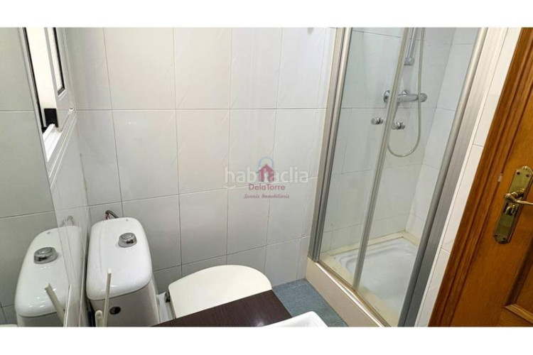 Ático  en venta tocando avda. jaume 1 de 105m construidos con salida a terraza de 18m a pie de comedor. en Terrassa