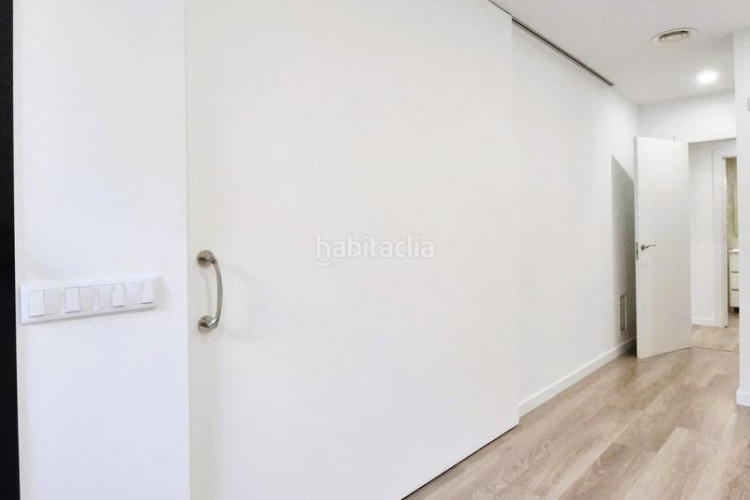 Planta baja pis obra nova 95 m2 2 hab dobles i estudi al carrer transversal en Terrassa