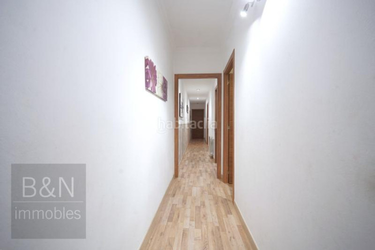 Piso en el centro con terraza de 20m y a un paso del parc vallparadís en Terrassa