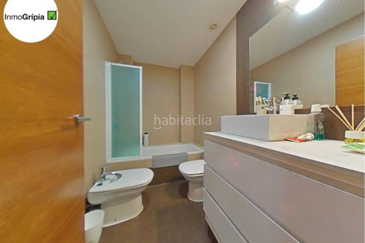 Piso vivienda seminueva de 2 habitaciones con parking en Terrassa