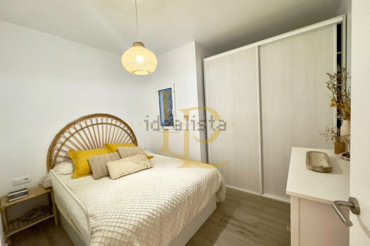 Chalet adosado en venta en Calle de Solsona