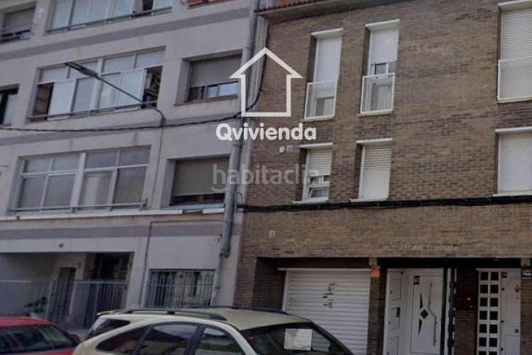 Casa adosada  ocupada de 3 plantas con jardín , barcelona en Terrassa