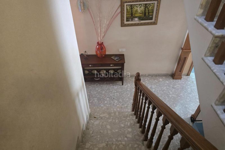 Chalet casa de 3 plantas con piscina y gran garajealmacén en Terrassa
