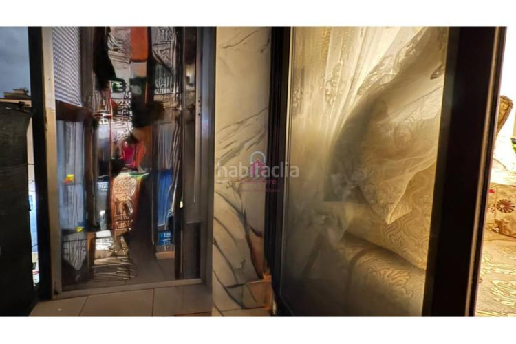 Piso  en venta tocando a passeig 22 juliol de 70m construidos de 3 habitaciones con ascensor y salida a balcón. en Terrassa