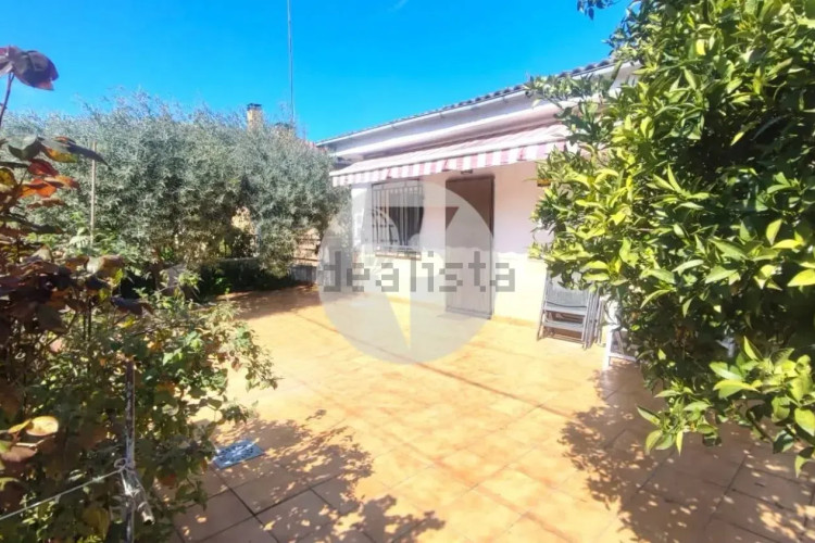 Casa independiente en calle del Camerun