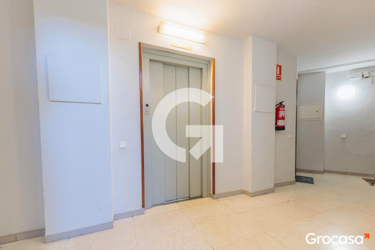 CL CALAF, DE, Les Arenes - La Gru00EDpia  Can Montllor