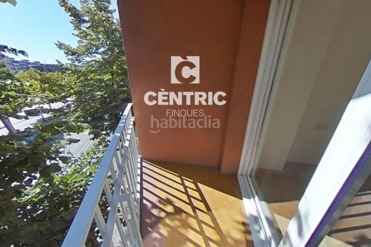 Piso  moderno con 3 habitaciones gran oportunidad ! en Terrassa