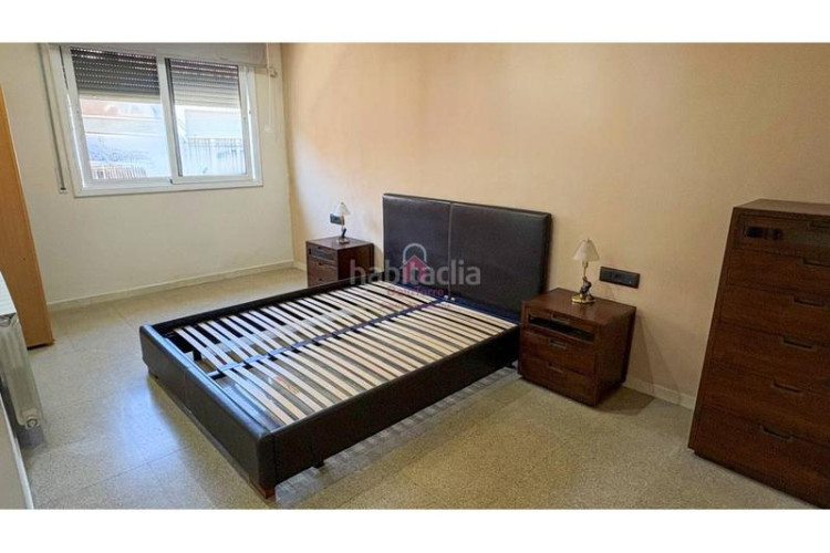 Ático  en venta tocando avda. jaume 1 de 105m construidos con salida a terraza de 18m a pie de comedor. en Terrassa