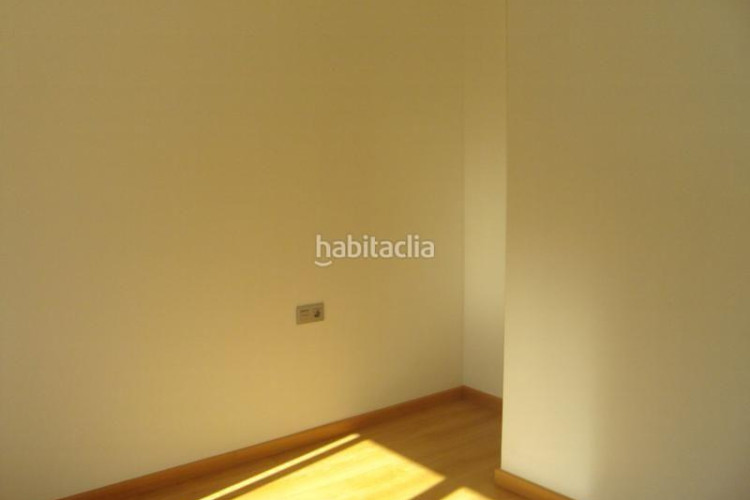 Piso acogedor piso de 1 dormitorio en venta, con cocina americana, terraza acristalada y parking. ideal para disfrutar de comodidad y e en Terrassa