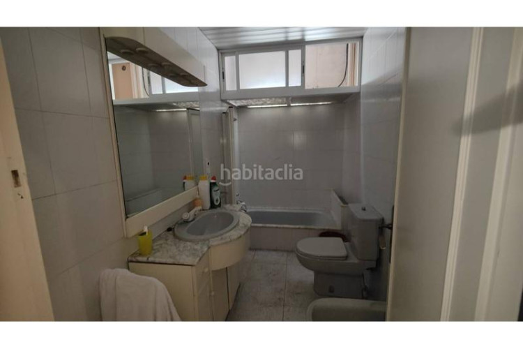 Casa adosada venta casa adosada a reformar con muchas posibilidades. en Terrassa