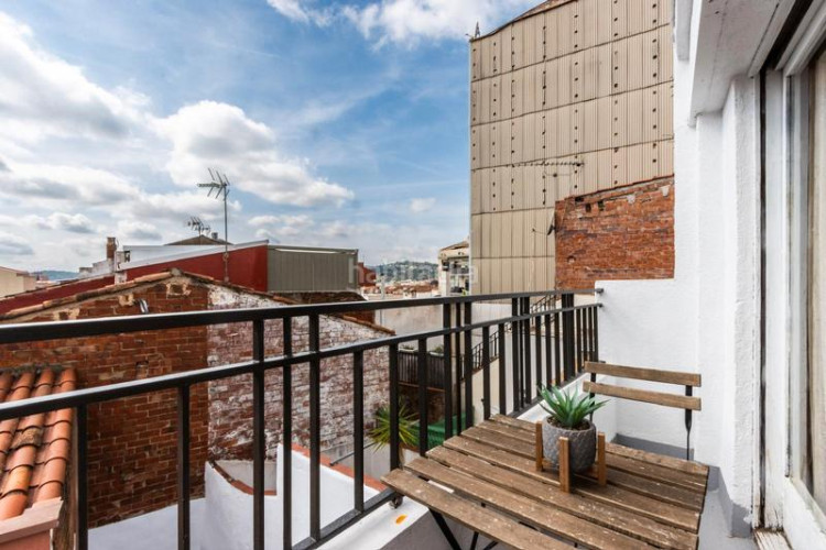 Dúplex vivienda tipo dúplex de 4 habs. con terraza. zona Segle XX. en Terrassa