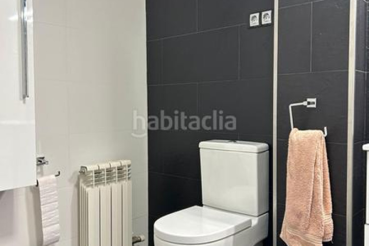 Piso oportunitat! pis de 3 dormitoris amb plaça daparcament en Terrassa