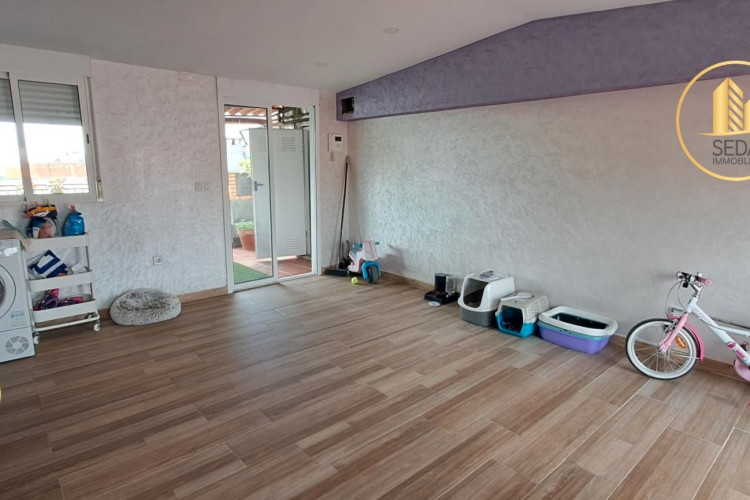 Carrer de la Mare de Du00E9u del Carme, Ca n'Anglada