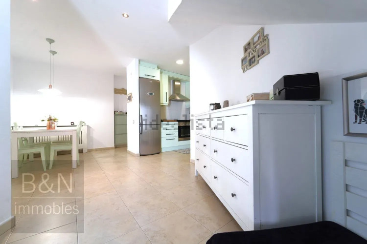 ¡Bienvenido al hogar de tus sueños! Este exclusivo dúplex es mucho más que una vivienda.