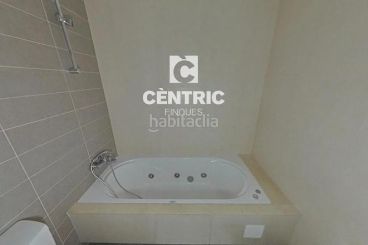 Piso  espacioso con 3 habitaciones ideal familias modernas! en Terrassa