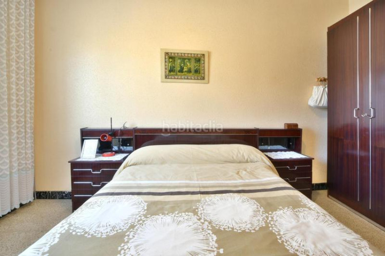 Casa amplia casa en La Maurina con garaje y terraza en Terrassa