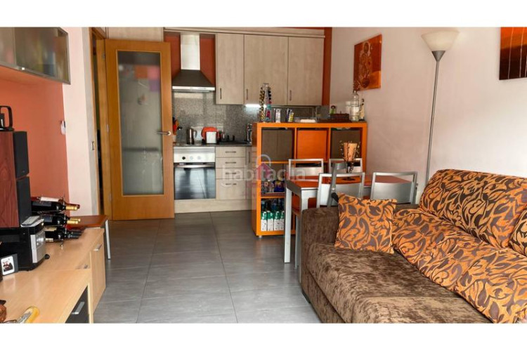 Piso  seminuevo en venta tocando avda. de barcelona de 35m construidos. en Terrassa