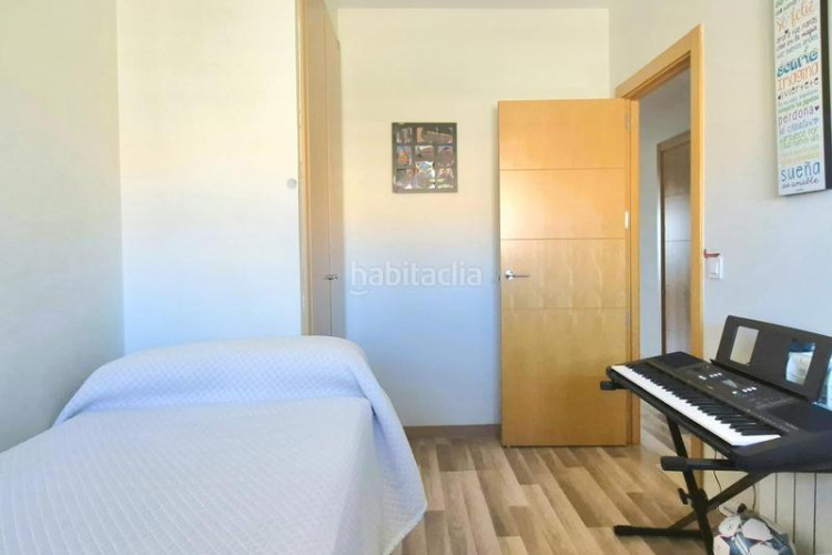 Piso edifici residencial blau cel de 3 hab con terraza 12 m2 sur 2 piscinas, gimnasio, conserjeria y mas en Terrassa