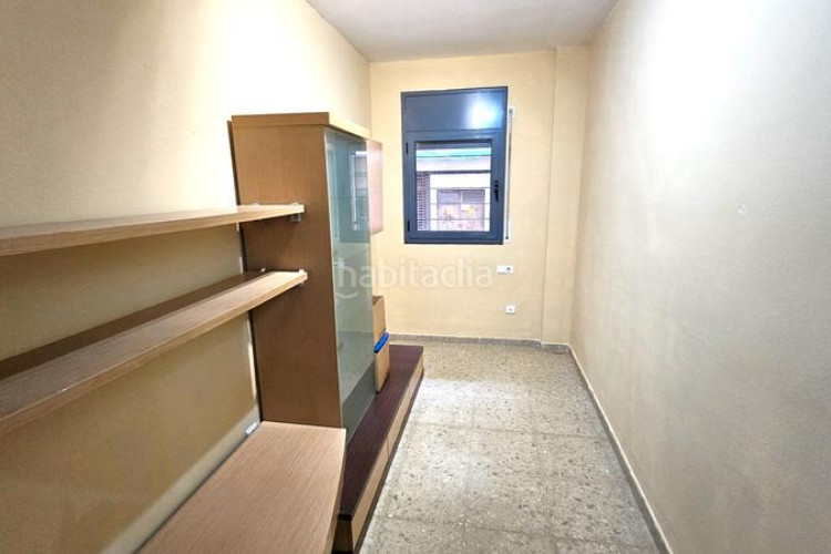 Planta baja en carrer de ricardo caro 31 exclusiva vivienda seminueva con parquing en Terrassa