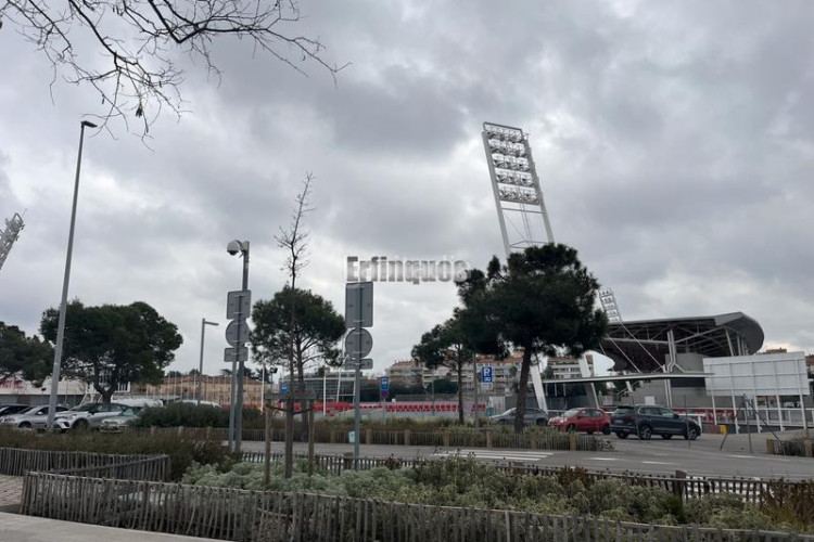 Casa pareada se vende super acogedora casa totalmente toda al exterior. en Terrassa