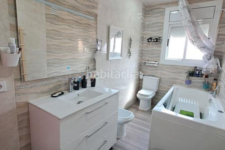 Piso zona de Ca n'Anglada. ático de 2habs + 1 lav. + 2 terrazas en Terrassa
