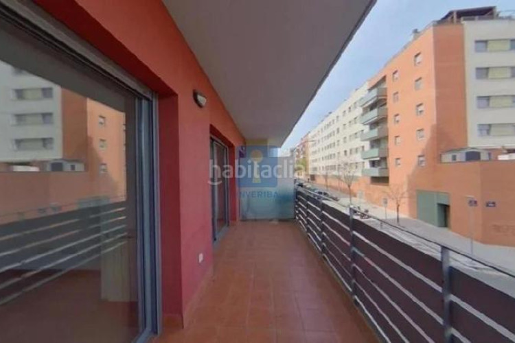 Piso inmueble ilegalmente okupado situado en la calle montsià 36, 13, , barcelona en Terrassa