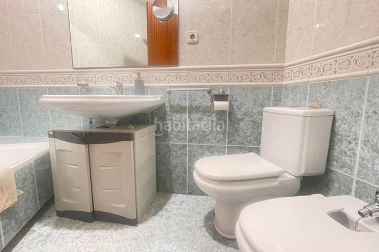 Piso pis amb , pàrquing, traster i piscina comunitària en Terrassa