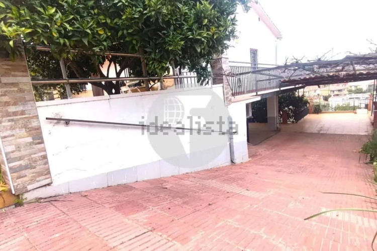 Casa independiente en calle del Camerun