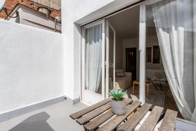 Dúplex vivienda tipo dúplex de 2habs. + garaje + patio. zona Segle XX en Terrassa