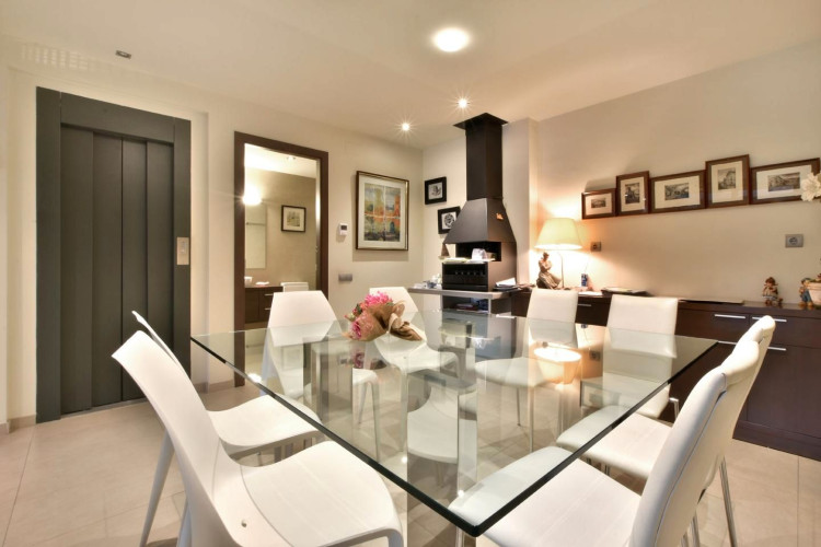 Carrer de la Poetessa Caparu00E0, Sant Pere Nord