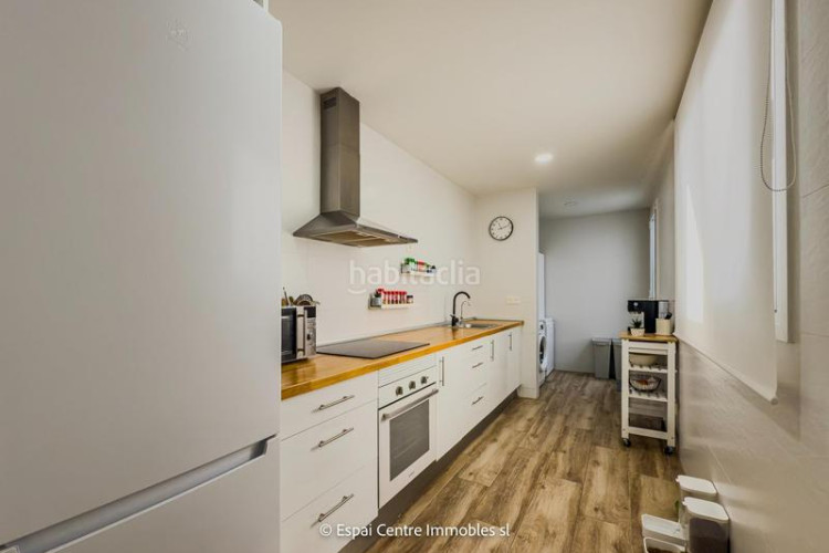 Casa adosada en exclusiva casa adosada reformada con terraza 15 m terraza solarium de 10 m en Can Palet lista para entrar a vivir en Terrassa