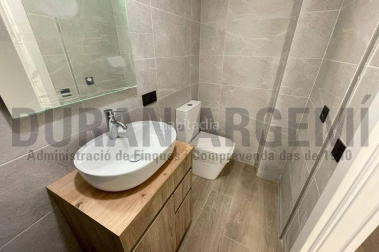 Piso bajos con patio en venta en ca naurell en Ca n'Aurell Terrassa