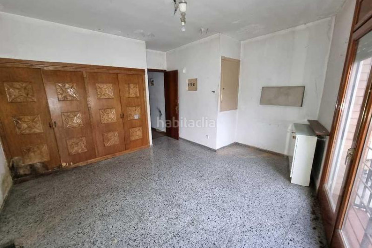 Casa  a reformar en zona les escoles en Plaça Catalunya - Escola Industrial Terrassa