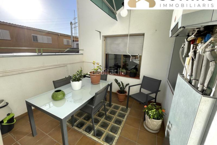 Casa adosada con amplias terrazas y gran potencial en Terrassa